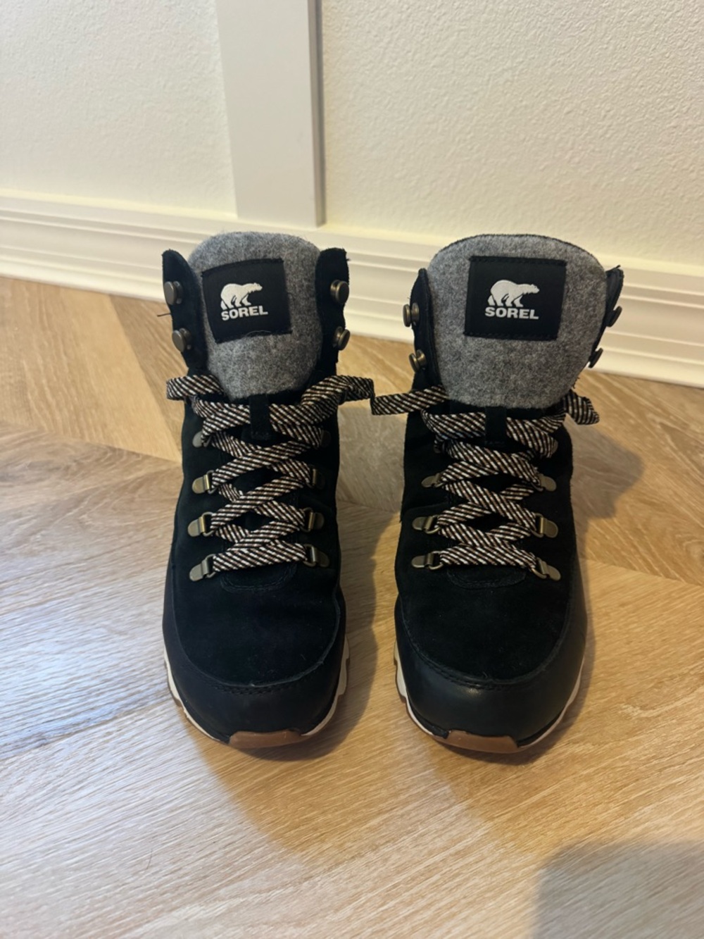 Sorel Black KINETIC boots